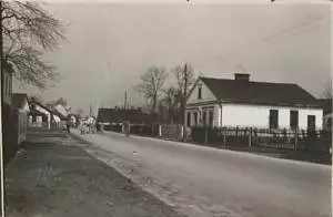 Dům pí. Steinhardtové naproti hostimce pana Turandla [str. 10]