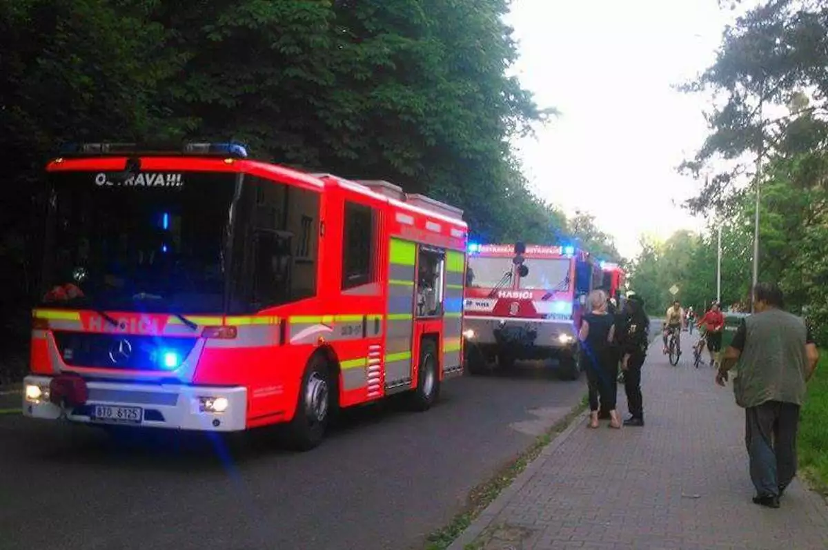 Výjezd jednotky: spadlé dráty el. vedení