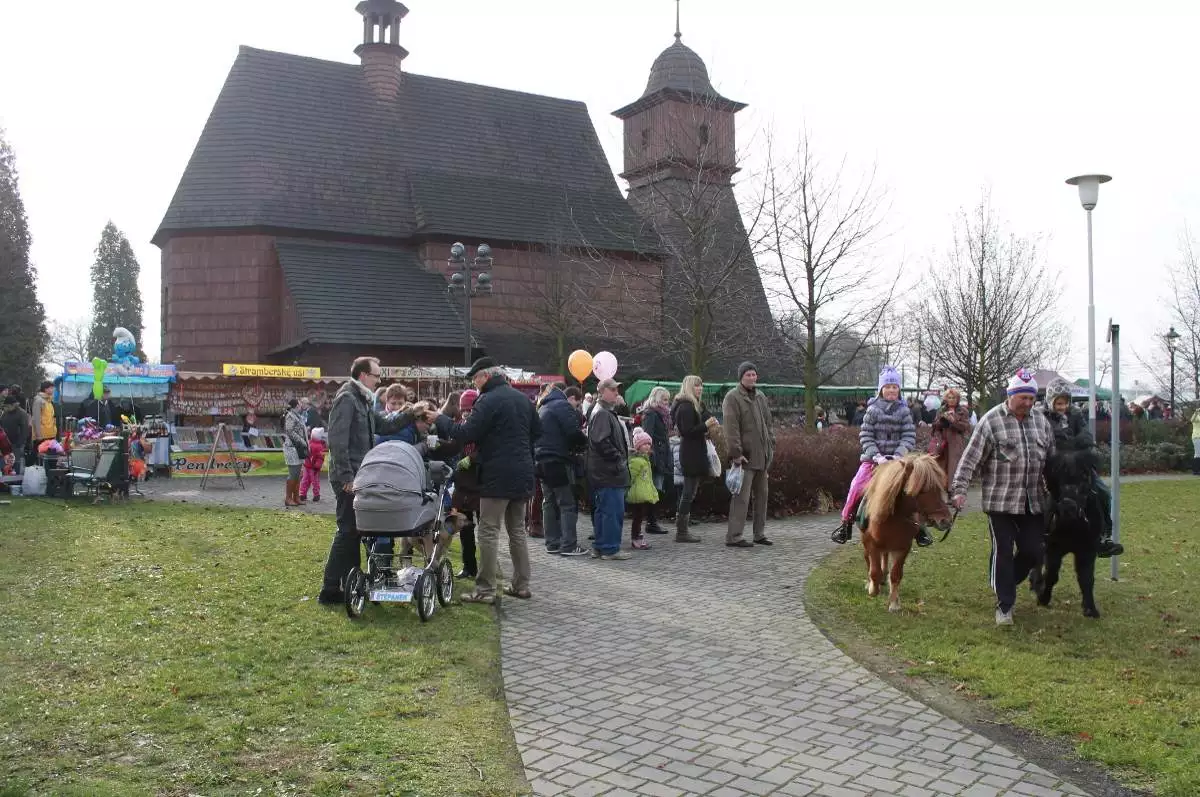 Přeparkování aut na ul. Jestřábského - 25.11. 2018