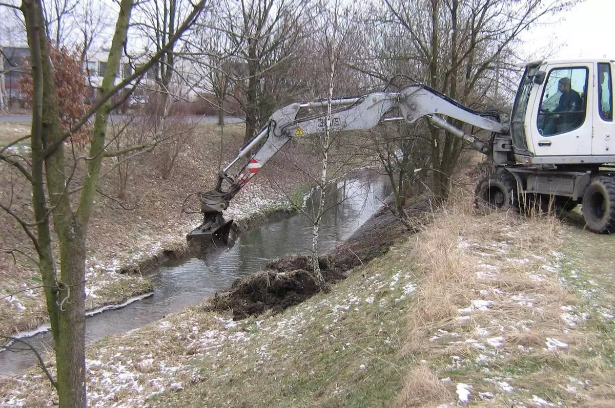 Povodí Odry začalo čistit břehy potoka Ščučí