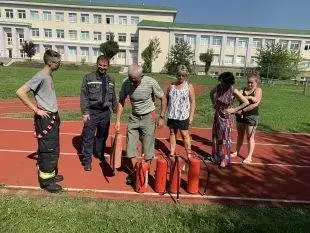 (VIDEO) Hasiči proškolili pedagogy i personál základní školy