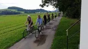 (FOTO) Velocipedisté z Hrabové navštívili zámek v Hradci nad Moravicí