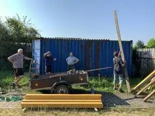 (FOTO) Hasiči zkrášlili svůj kontejnér za školou