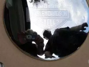 Maruna Cholewowa prodává věci se značkou Harley Davidson | Zdroj [3]