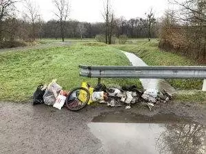 Včera u řeky Ostravice uklízela Sylva Karnovská, děkujeme!