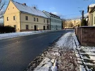 (FOTO) Zimní údržba chodníků a cest v Ostravě-Hrabové