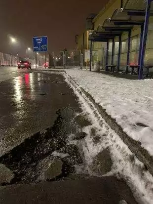 (FOTO) Podnět: Zastávka u Makra je v žalostném stavu