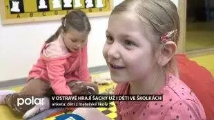 (VIDEO) V Ostravě hrají šachy děti ve školkách. Rozvíjí děti v mnoha směrech