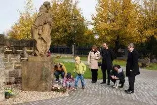 (FOTO) Uctění památky válečných veteránů