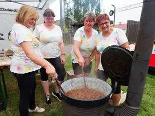 (FOTO) Hrabová se s létem rozloučila gulášovou slavností