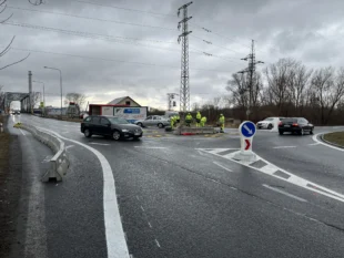 (FOTO) Hrabová: Realizace kruhového objezdu u čerpací stanice Shell