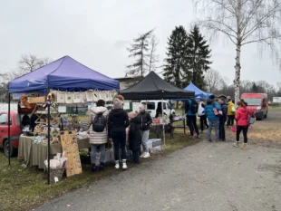 (FOTO) První Hrabovské farmářské trhy nevyšly podle očekávání, přesto vzbudily zájem